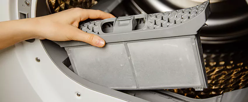 Signs Of A Clogged Dryer Lint Trap in Lindenhurst, New York